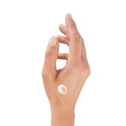 Moisturizing With A Cream -Beauty Personal Care valmont hyd energy moisturizing with a cream cream illtd 062022 textureonskin rgb 1 1